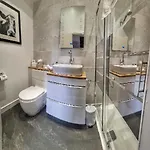 No. 21 Bed & Breakfast York