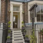 No. 21 Bed & Breakfast