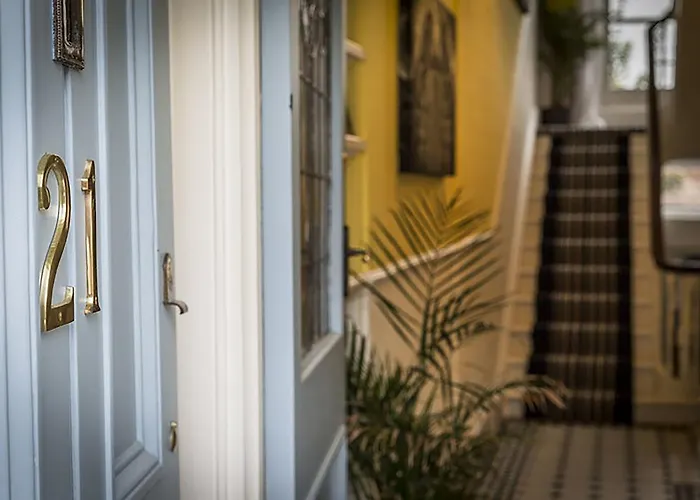 Bed & Breakfast No. 21 4*